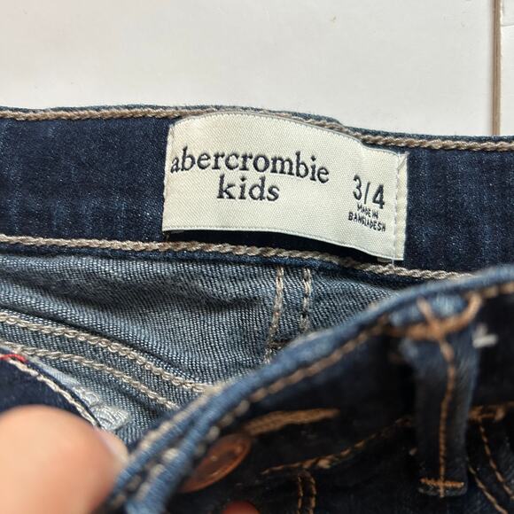 Abercrombie Kids Girls Denim Shorts 3-4Y - Picture 2 of 3